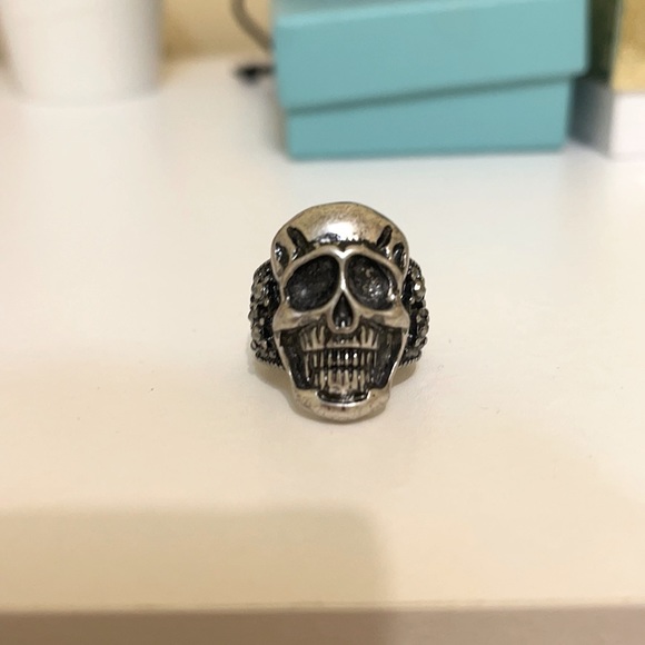 Silver Skull ring - Picture 1 of 3